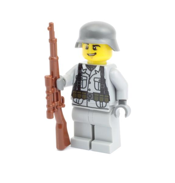 Deutscher Soldat mit Scharfschützen K98 aus LEGO® Steinen (WW2)